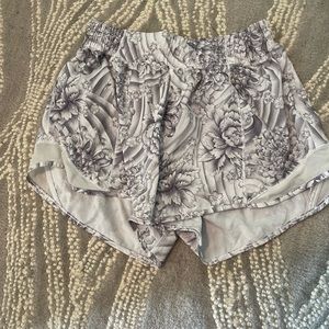 EUC Lulu Hotty Hot Shorts